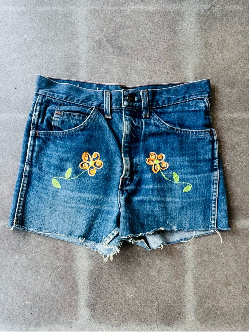 Vintage Embroidered Levis Women's Shorts